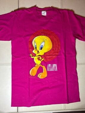 Vintage 1996 Warner Brothers Pink Velva Sheen Tweety Bird Tee Size M